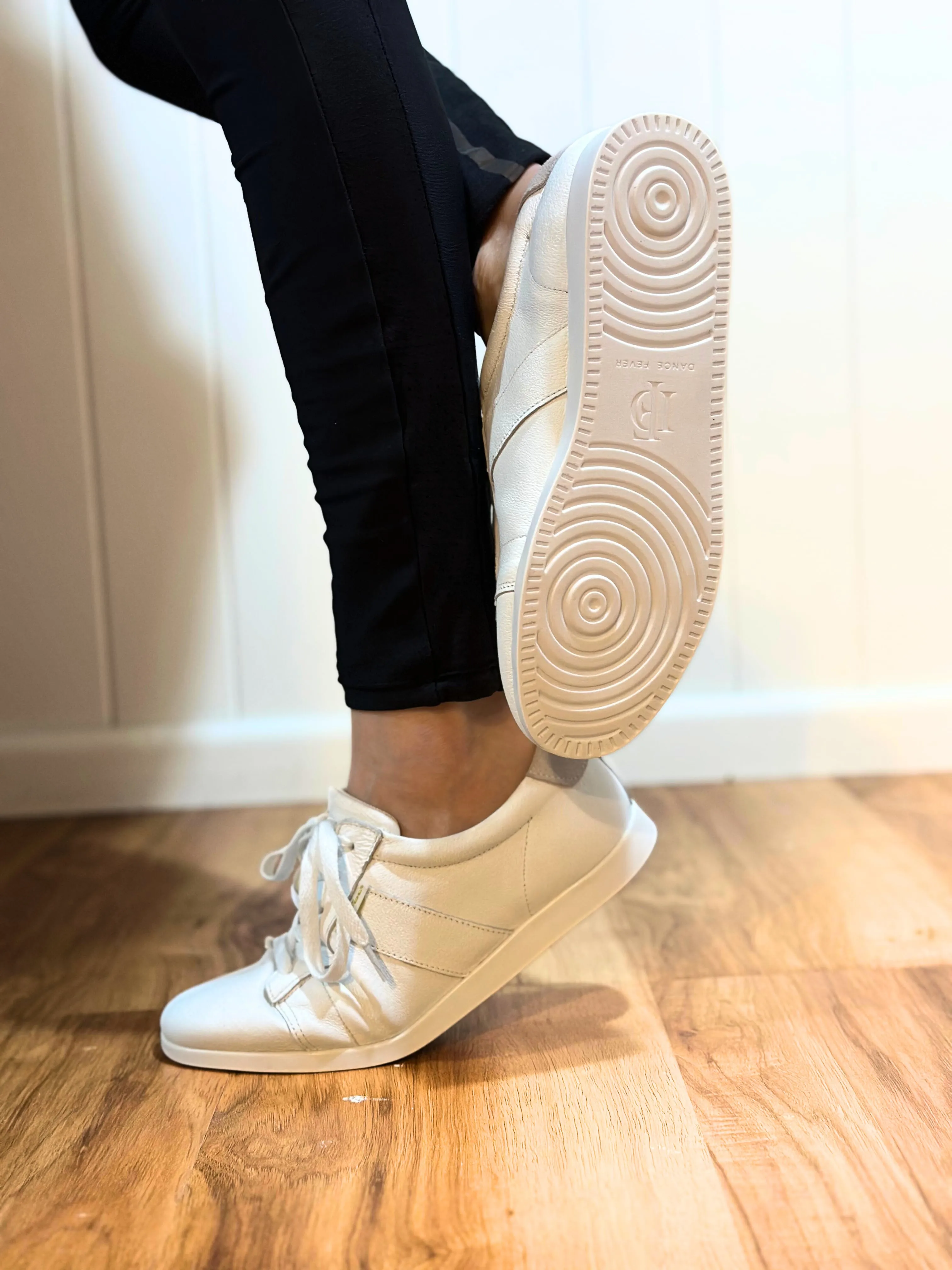 2306W - Ladies Dance Sneaker, In White Leather, With Dual Pivot Point, Spin Spots And Ultra Flexible, Smooth Sole