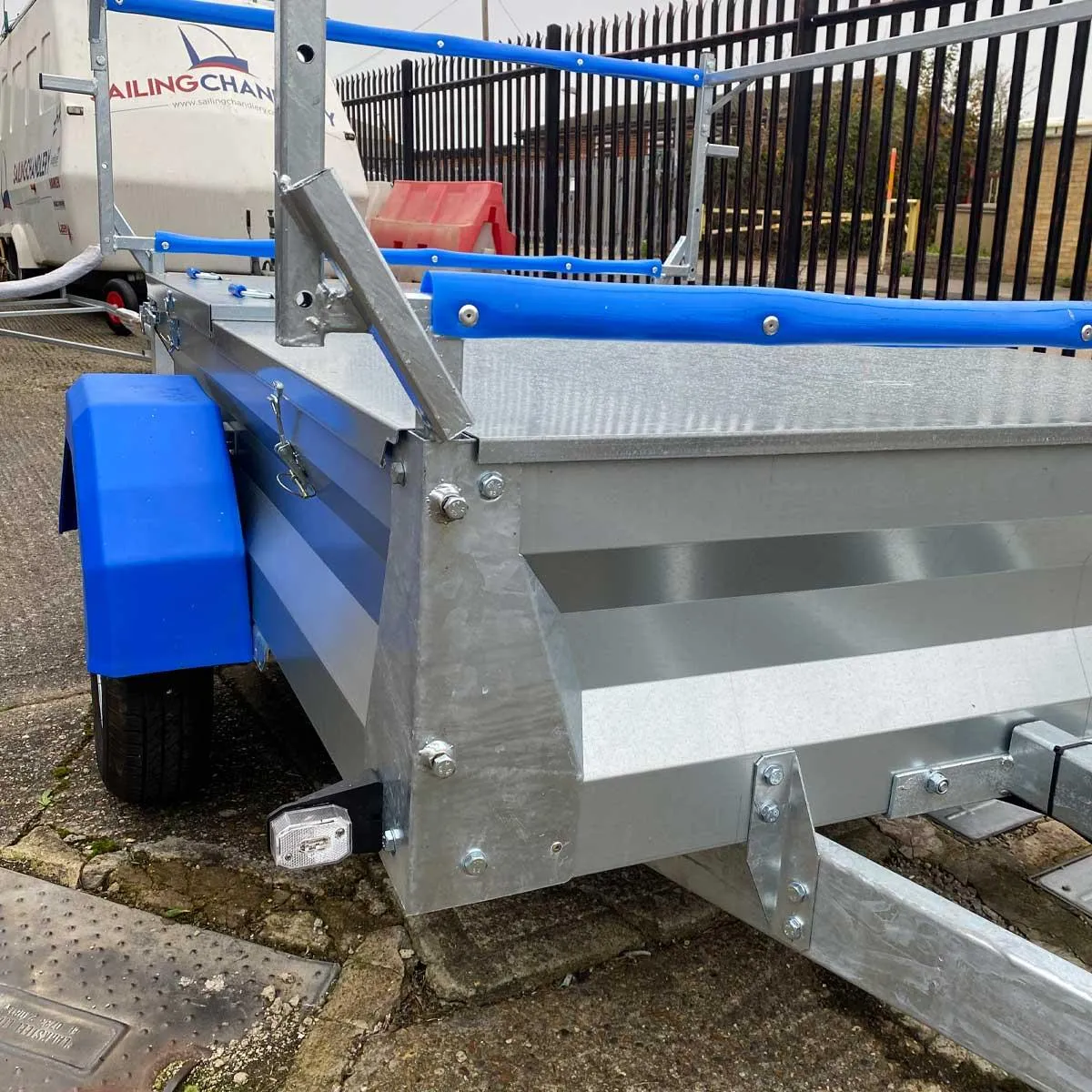 6'x4' Box Trailer With 600mm Racks For 2 Toppers (Additional Mid Bars)