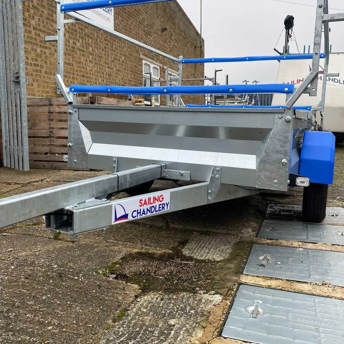 6'x4' Box Trailer With 600mm Racks For 2 Toppers (Additional Mid Bars)