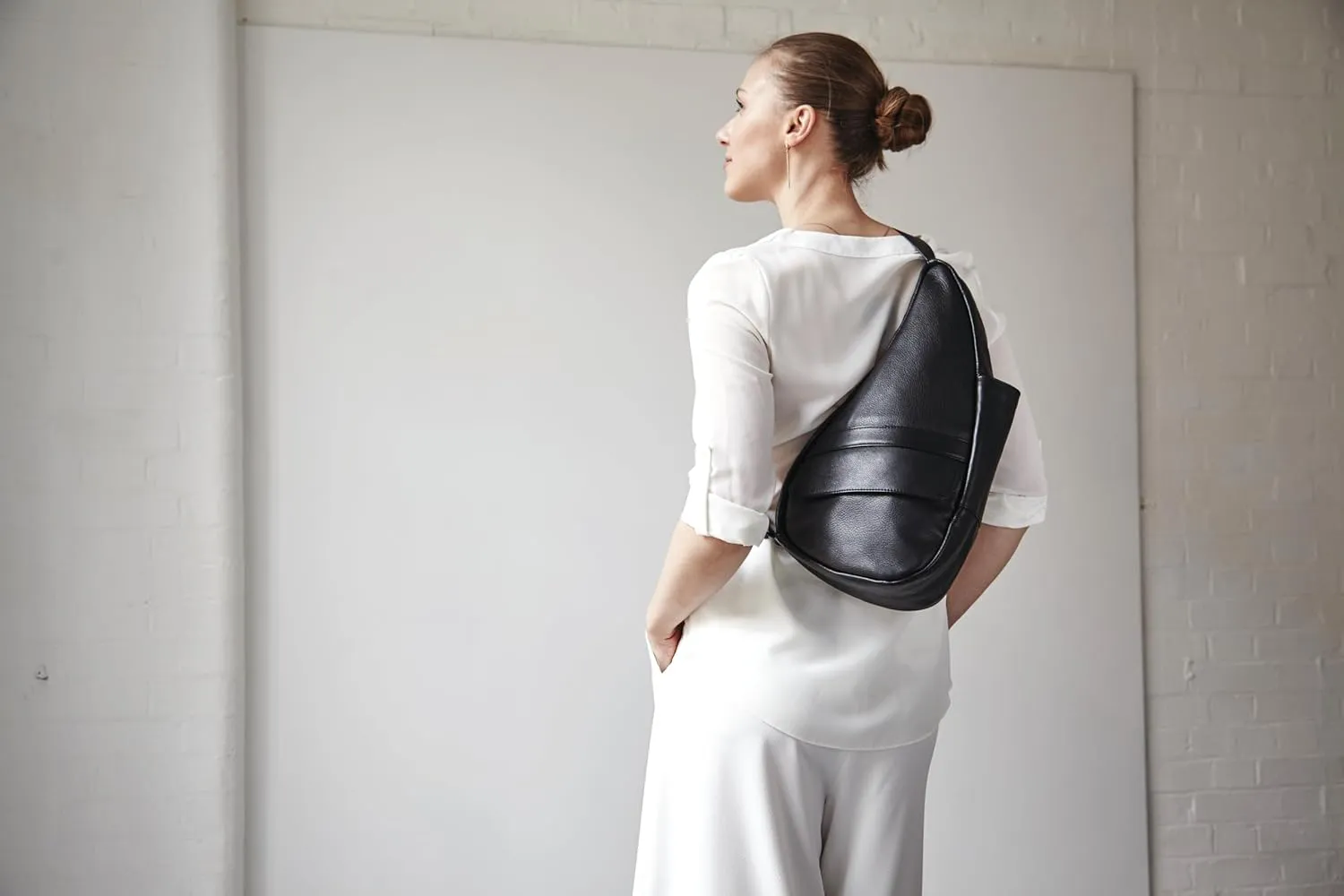 AmeriBag 17" Leather Crossbody Sling Healthy Back Bag