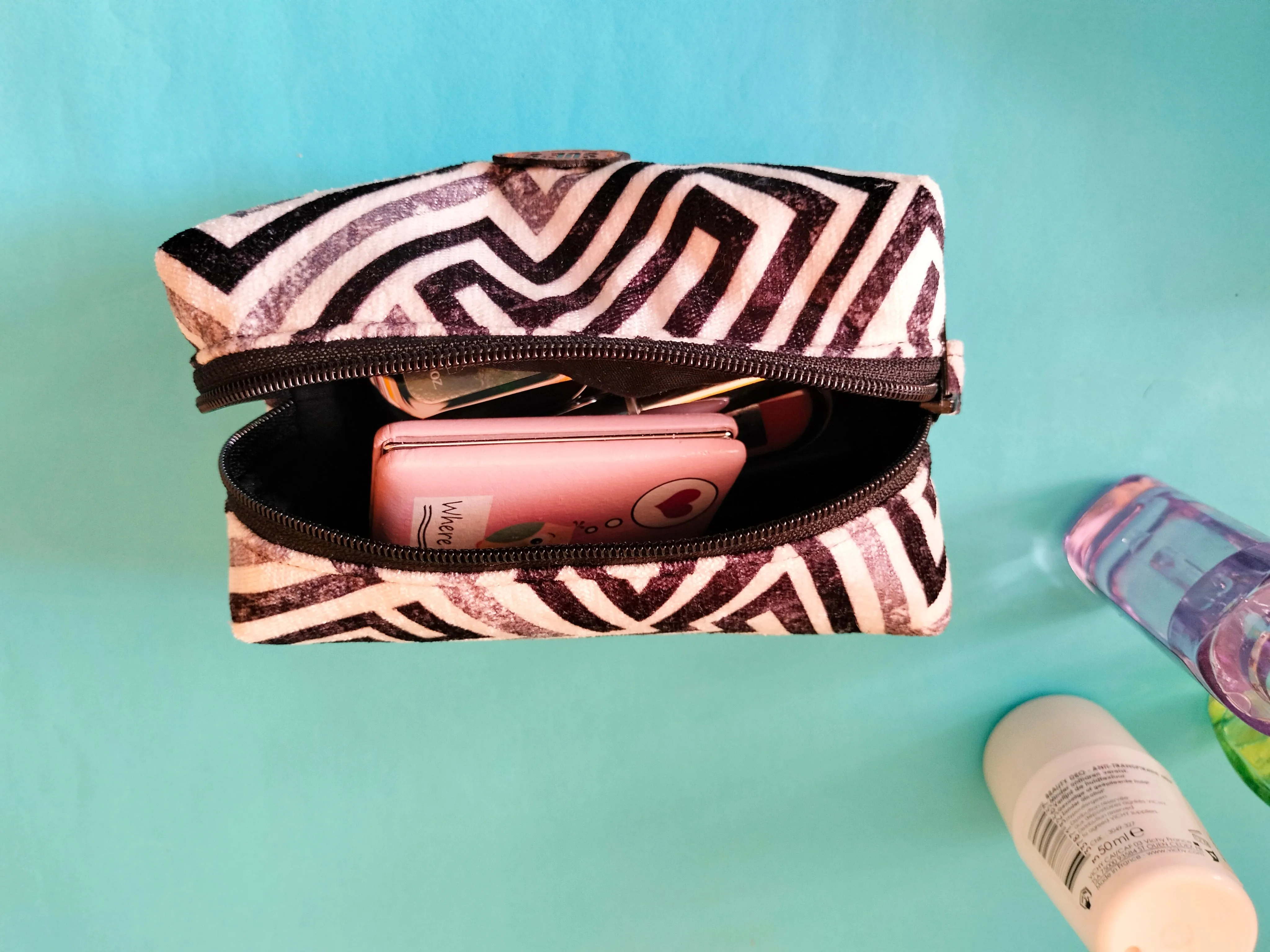 Black& white box Makeup big  Bags 16*10*8cm