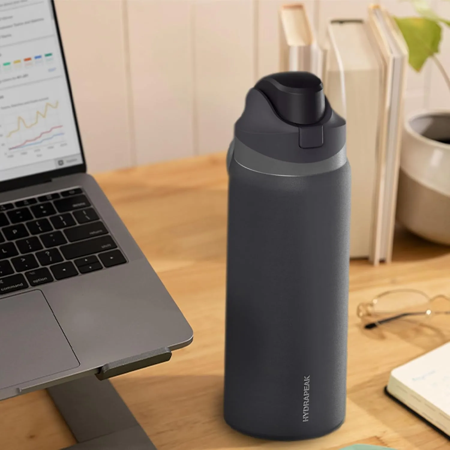 Hydrapeak Oasis 32 oz Water Bottle with Chug Lid, Stainless Steel Insulated Water Bottle For Men and Women, Modern Blue1