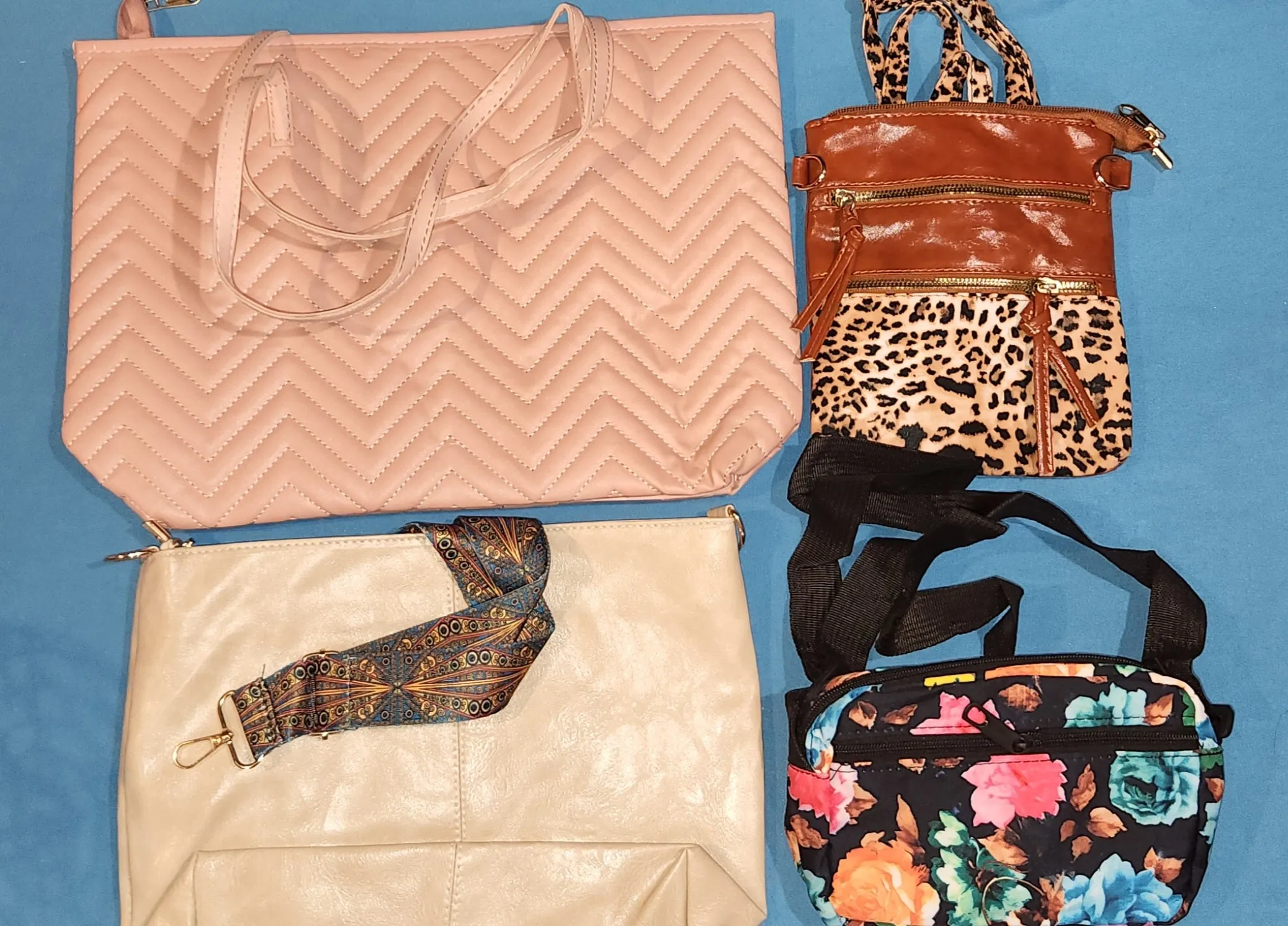Ladies Bag Capsule Scoop