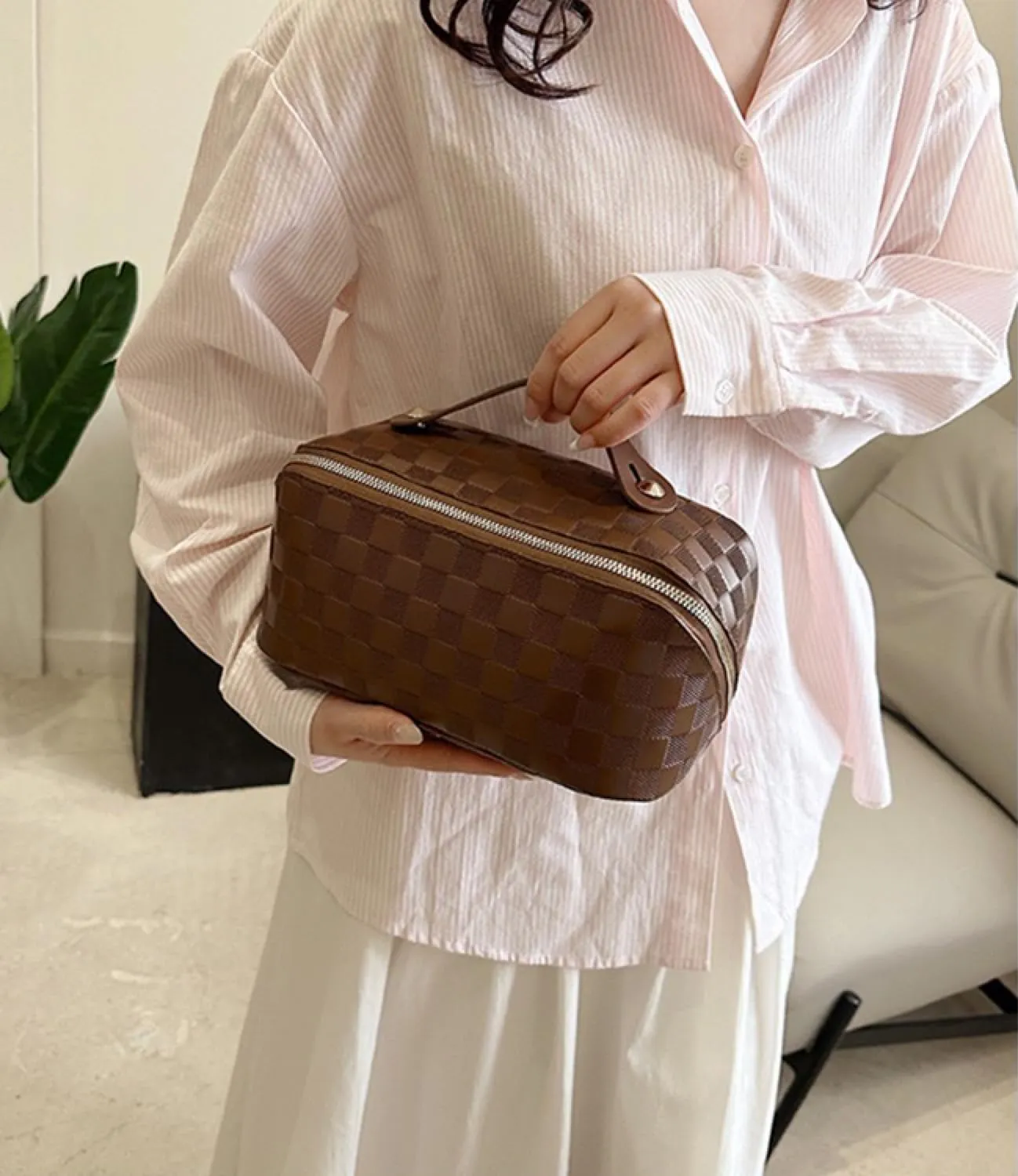 Large Capacity Checkered Makeup Bags Portable Travel Cosmetic Bags Open-Flat Toiletry Waterproof Bag for Women Girls Make up Organizer with Divider and Handle Pouch Zipper Bag (A-Brown)