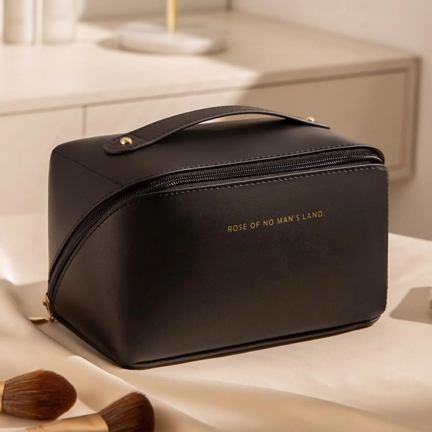 Large Capacity Makeup Bags Portable Travel Cosmetic Bags Open-Flat Toiletry Waterproof Bag for Women Girls Make up Organizer with Divider and Handle Pouch Zipper Bag (Black)