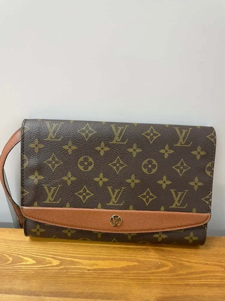 Louis Vuitton Monogram Canvas Crossbody Bag in Brown