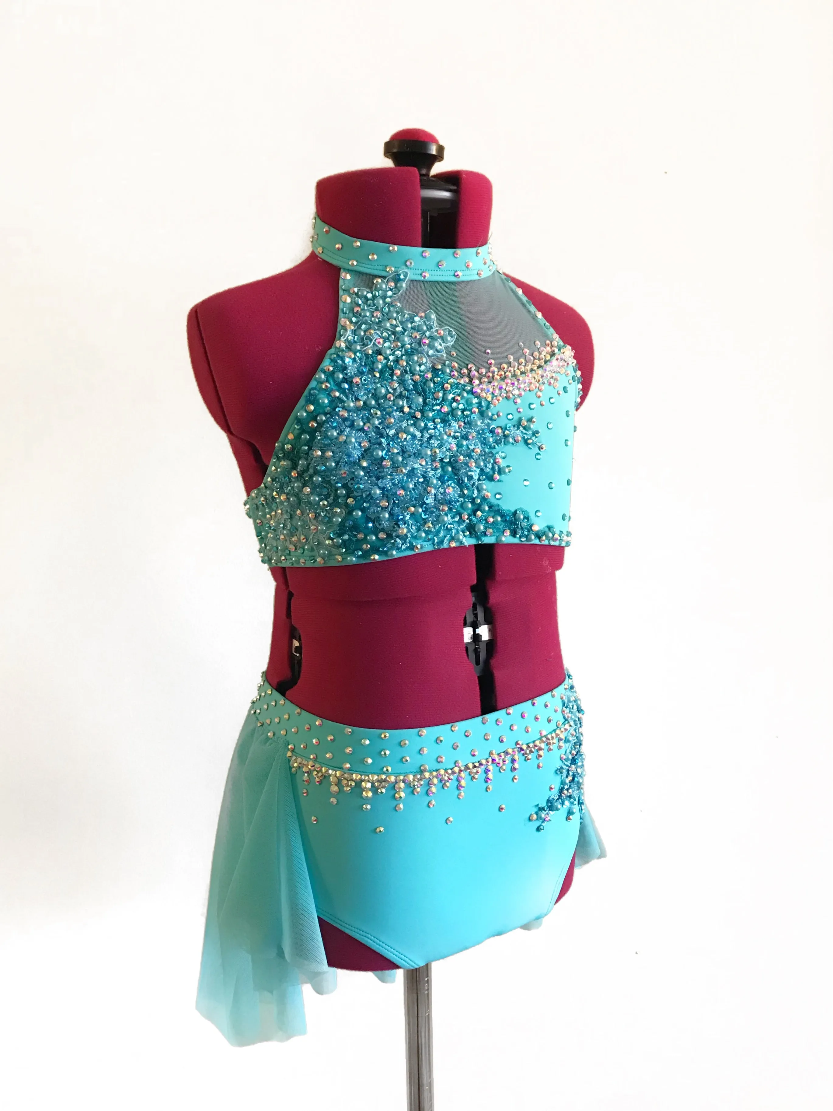 PAST COSTUME