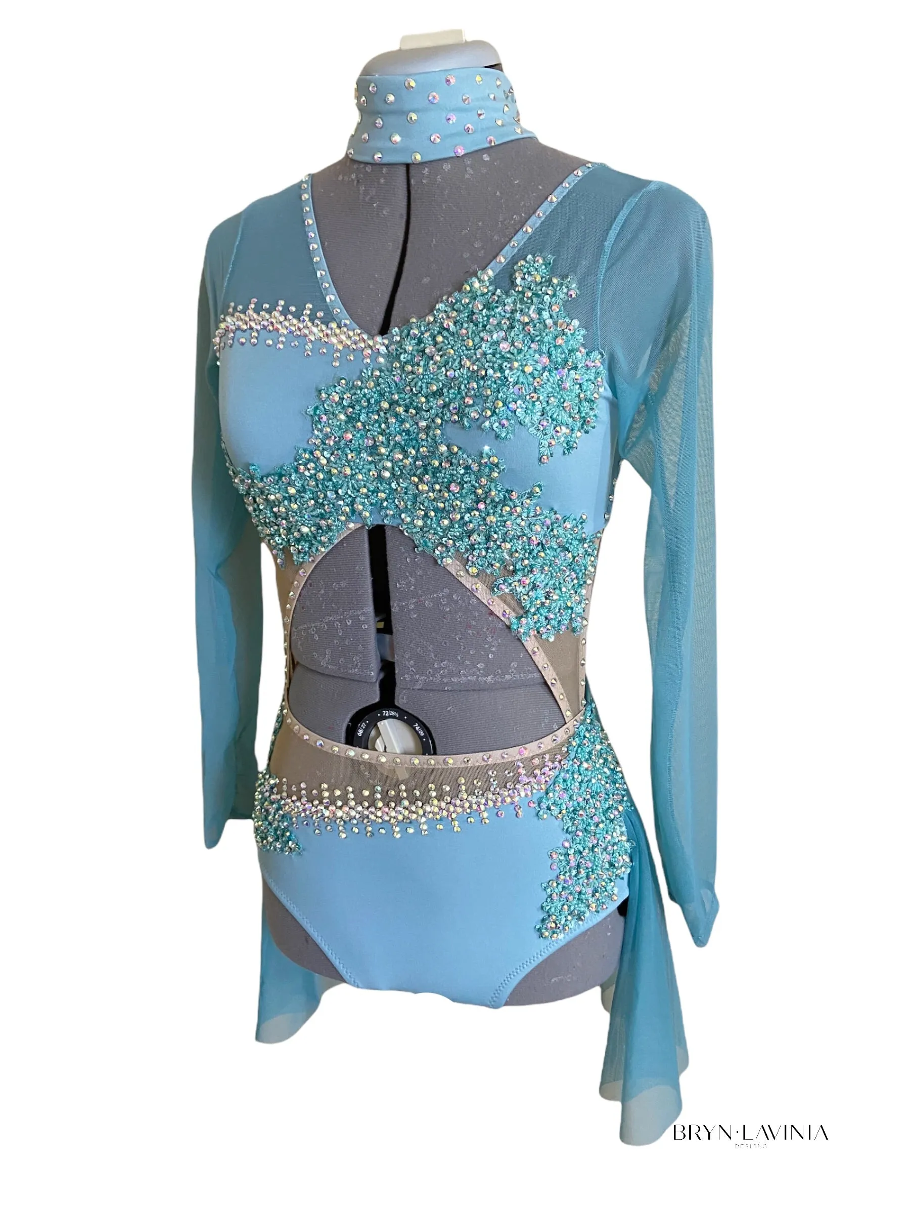 PAST COSTUME
