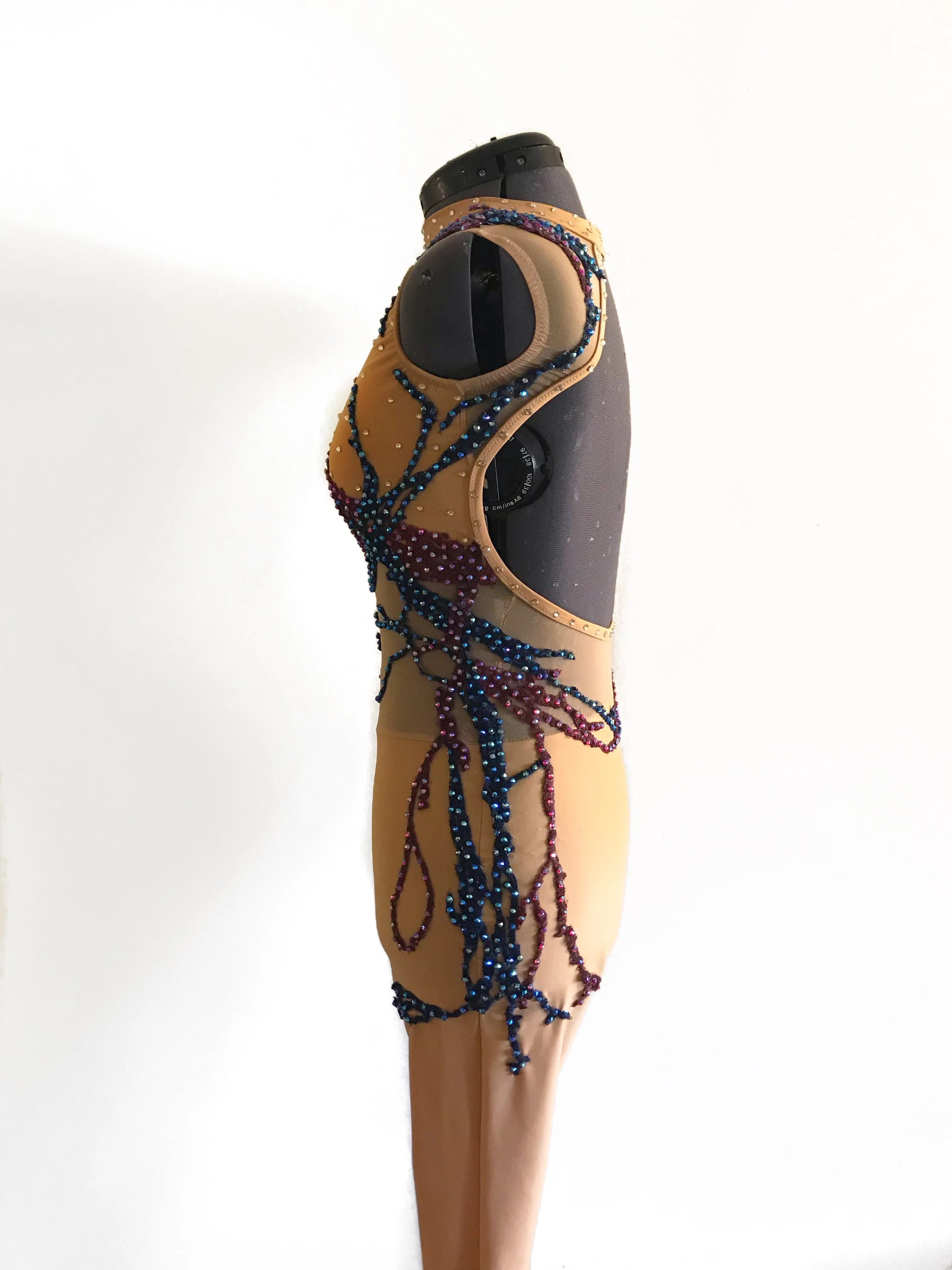 PAST COSTUME
