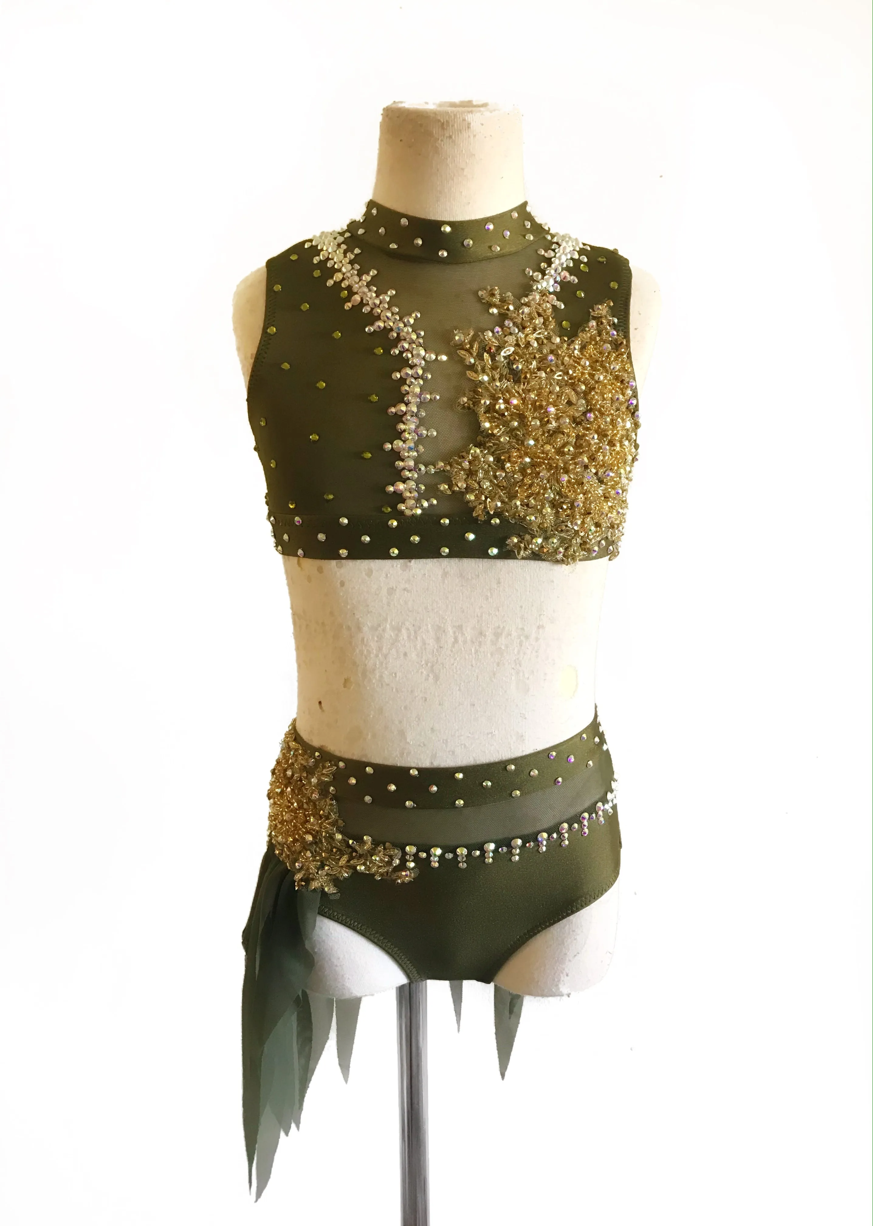 PAST COSTUME