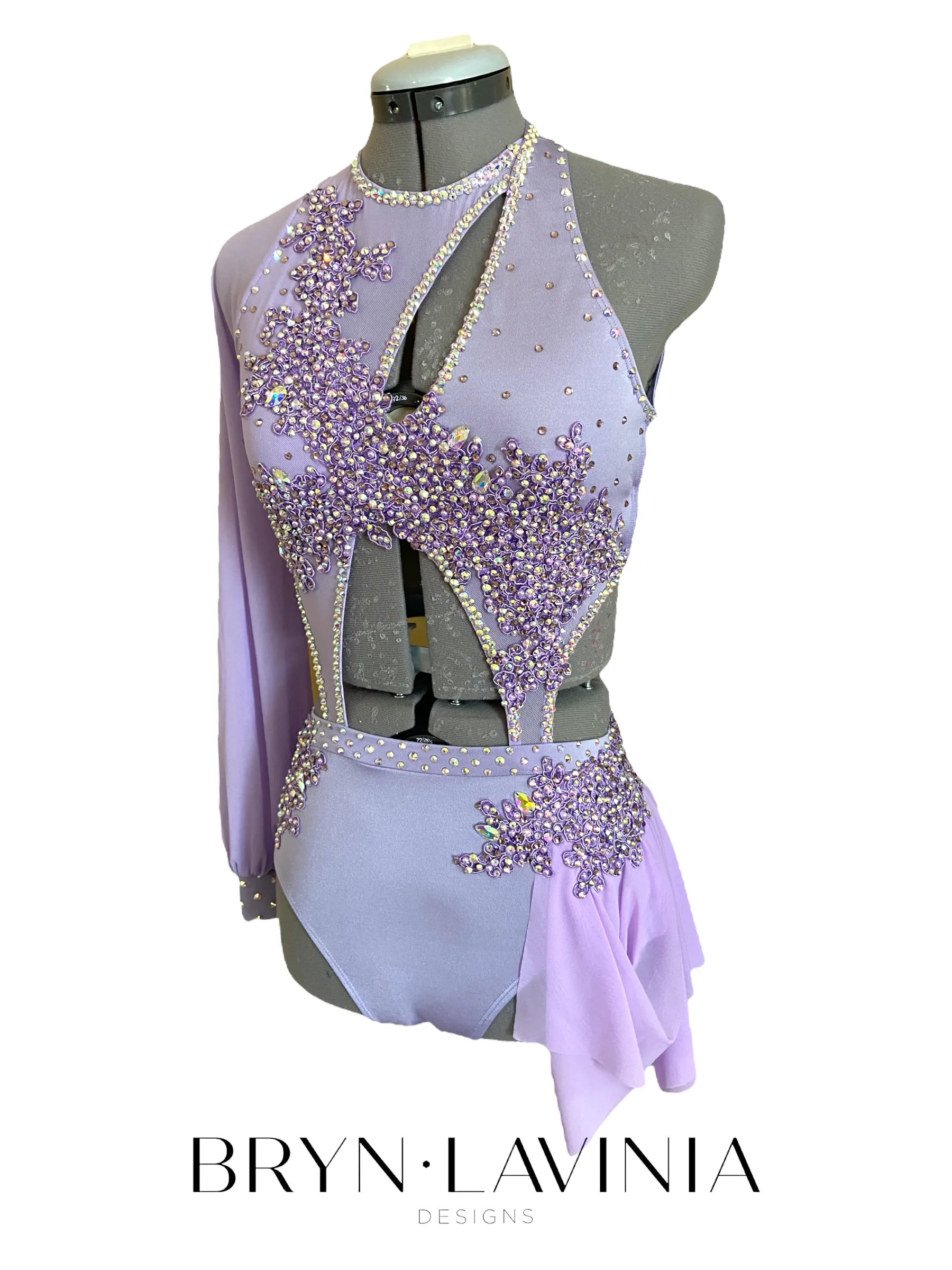 PAST COSTUME