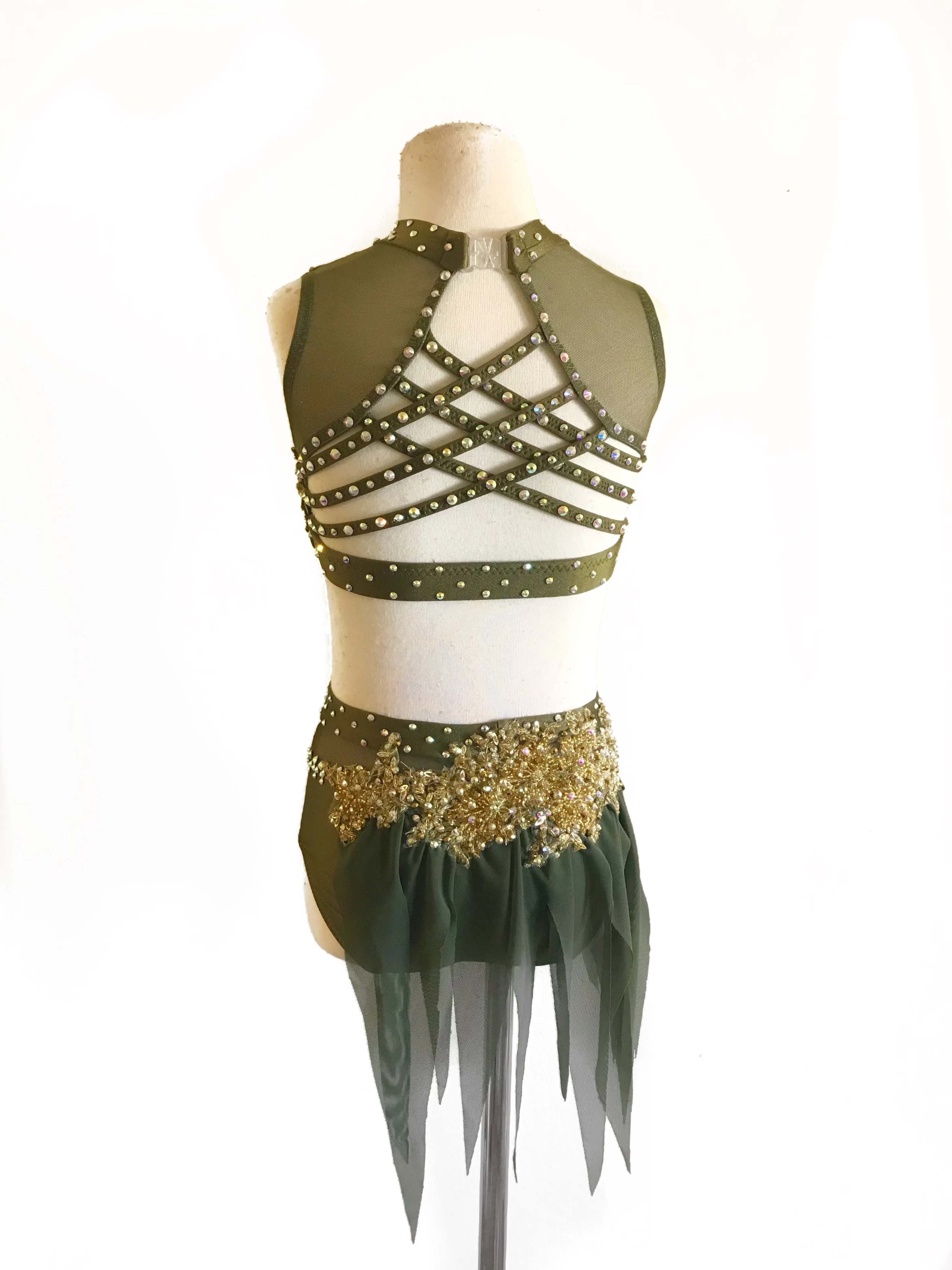 PAST COSTUME