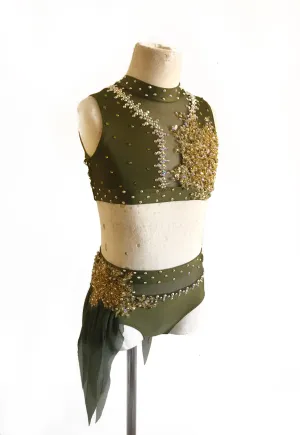 PAST COSTUME