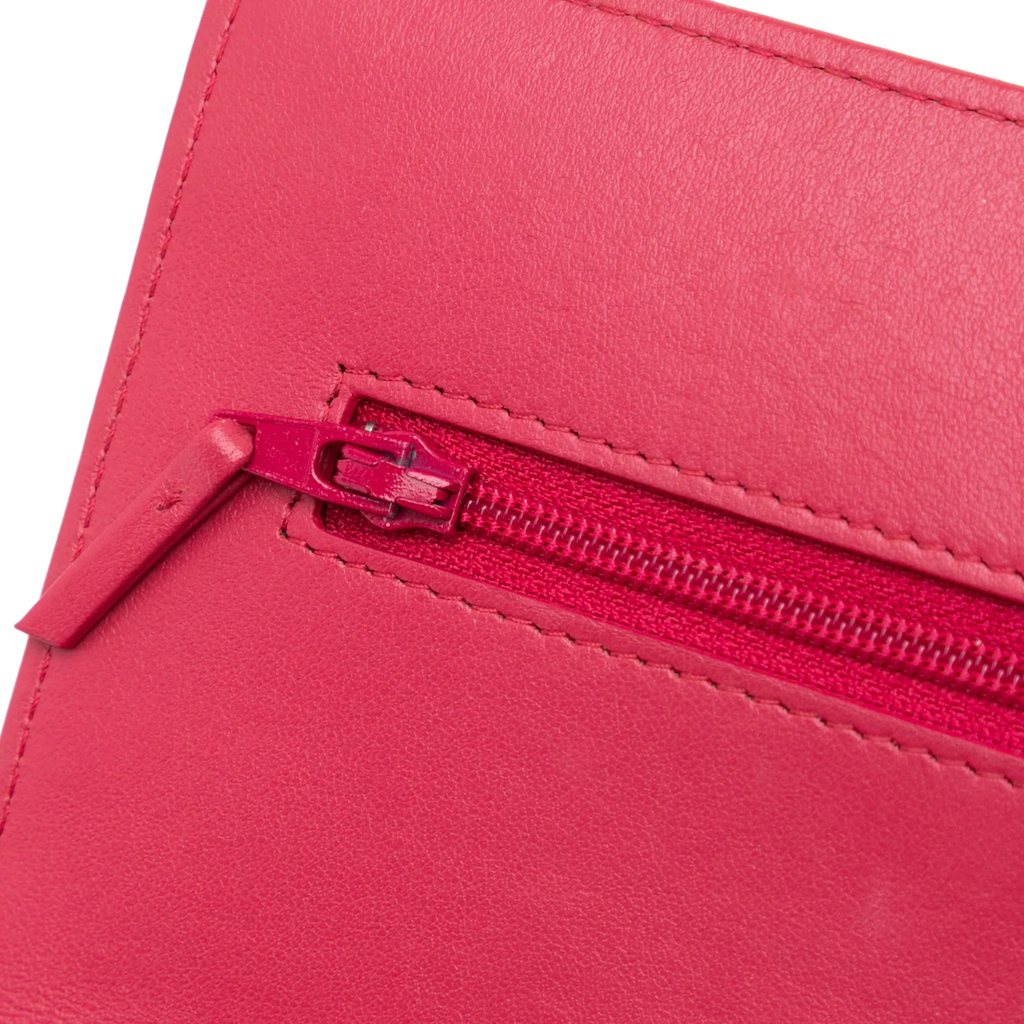 Quilted Lambskin 19 Wallet on Chain