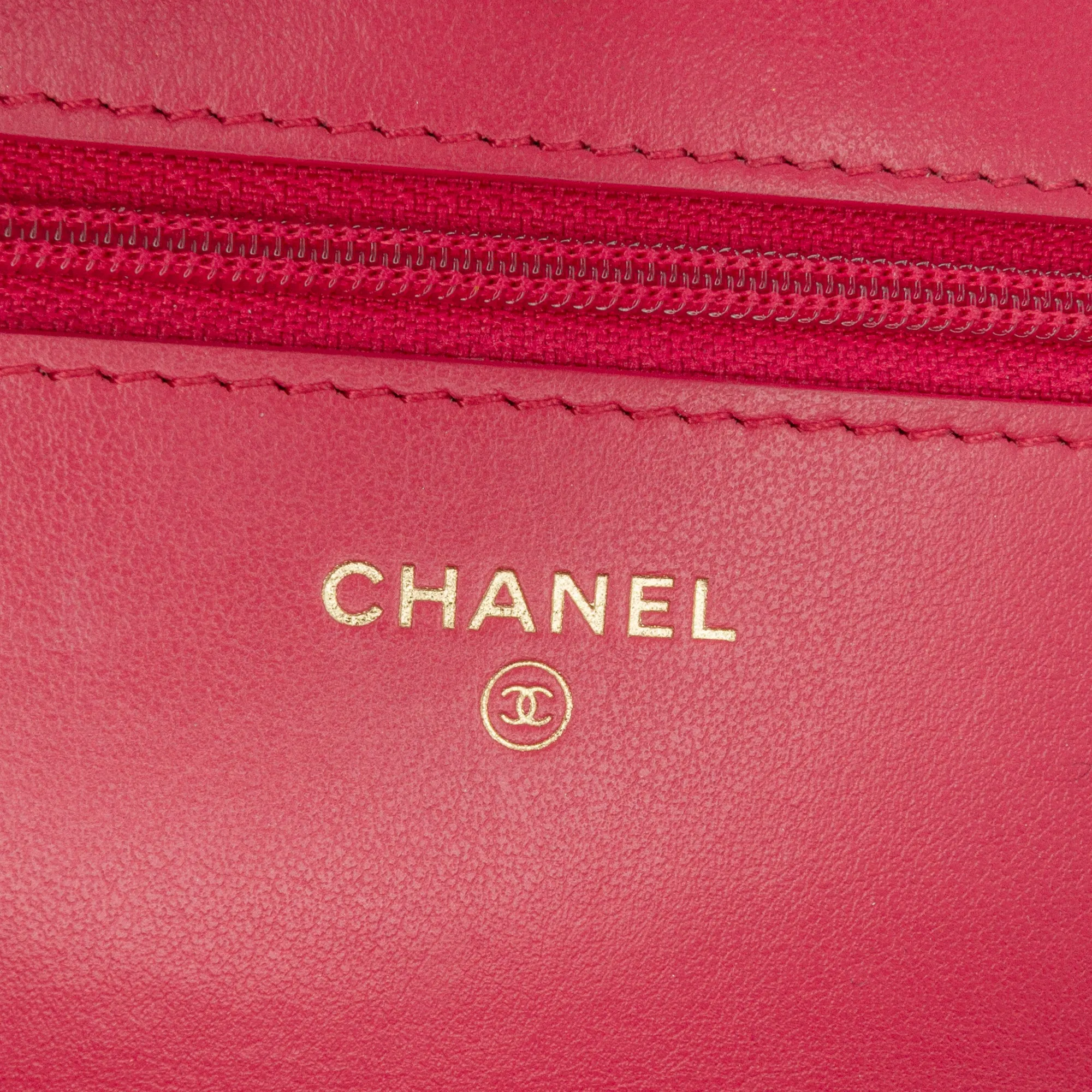 Quilted Lambskin 19 Wallet on Chain