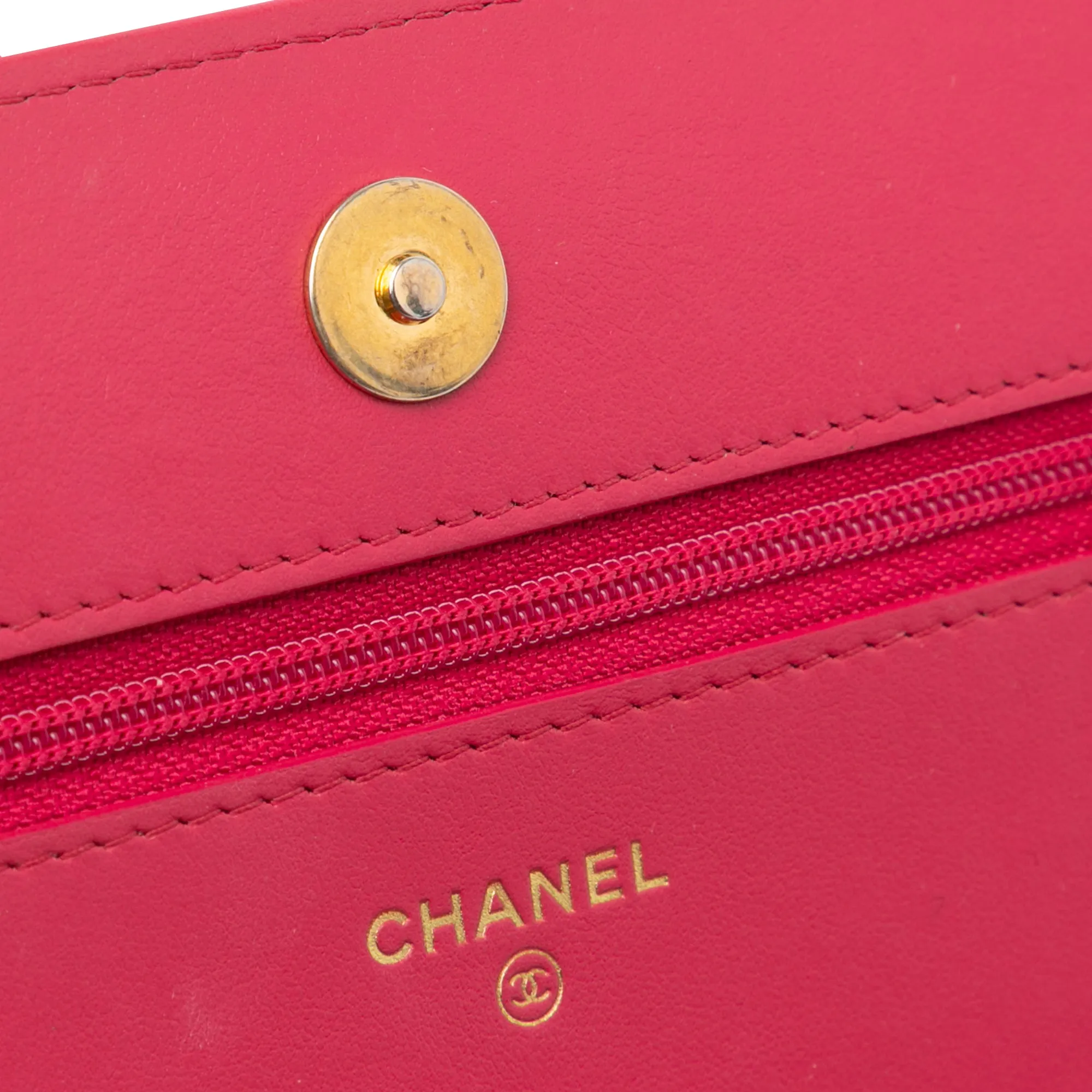 Quilted Lambskin 19 Wallet on Chain