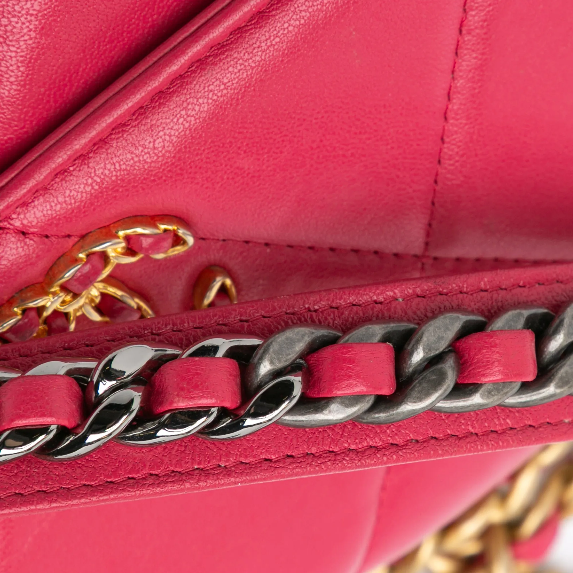 Quilted Lambskin 19 Wallet on Chain