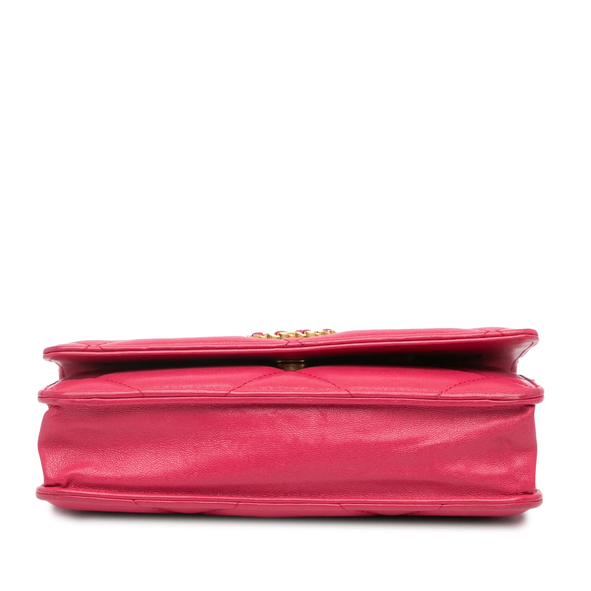 Quilted Lambskin 19 Wallet on Chain