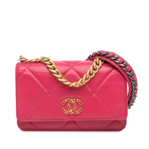 Quilted Lambskin 19 Wallet on Chain