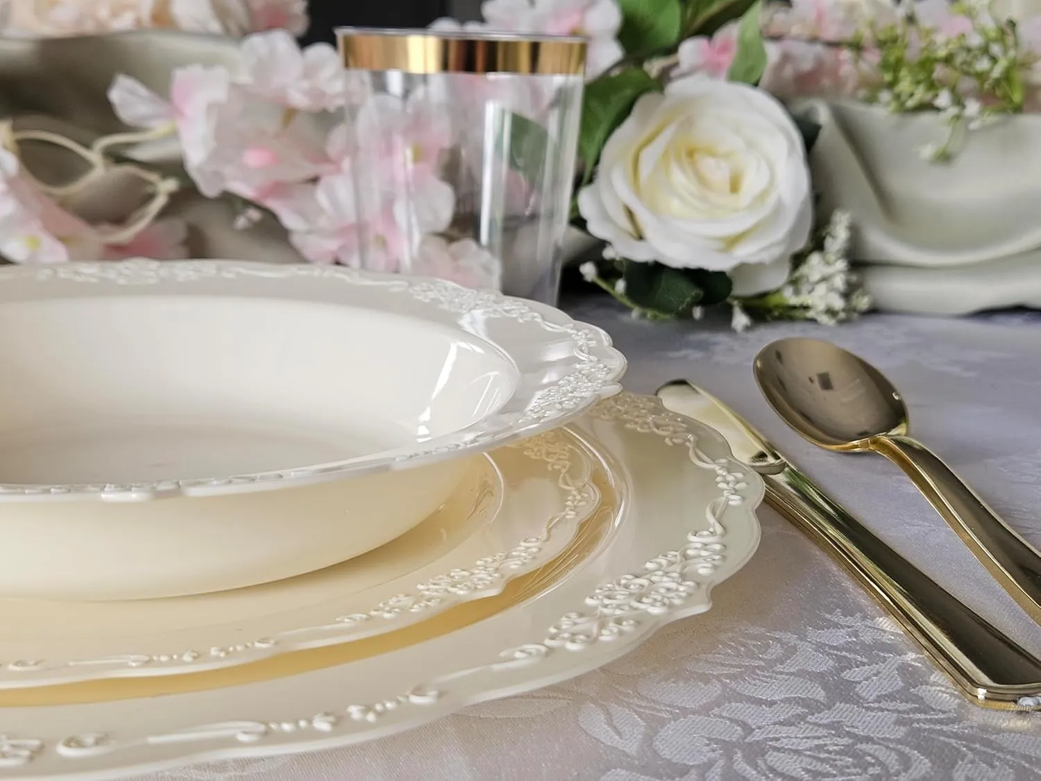 " OCCASIONS " 40 Plates Pack, Disposable Vintage Wedding Party Plastic Plates (10'' Dinner Plate, Verona in Ivory)
