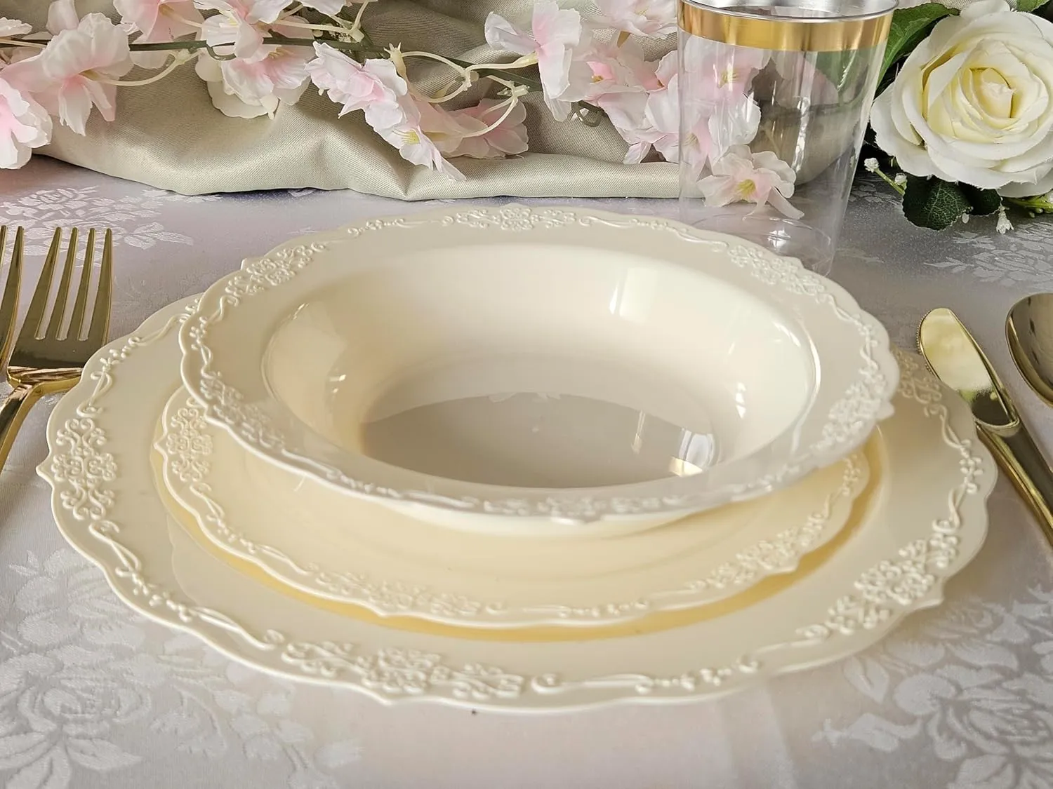 " OCCASIONS " 40 Plates Pack, Disposable Vintage Wedding Party Plastic Plates (10'' Dinner Plate, Verona in Ivory)